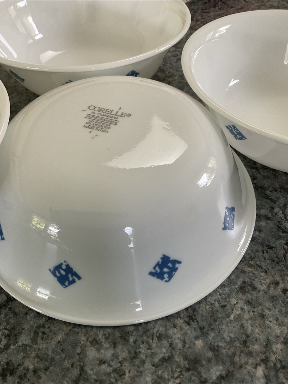 Corelle 4 blue Diamond Quilt cereal/soup bowls